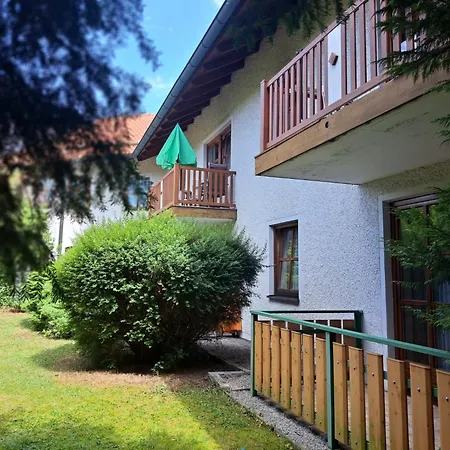 Appartementhaus Kastanie Ξενοδοχείο με διαμερίσματα 3*